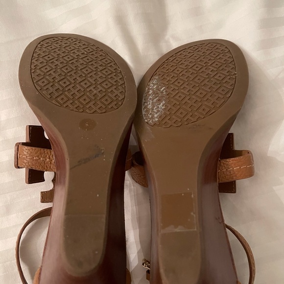 Tory Burch Brown Leather Double T Wedge Sandals - Picture 4 of 9